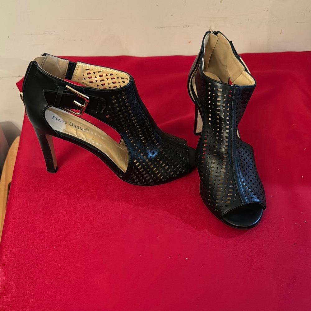 Pierre Dumas Black Heels